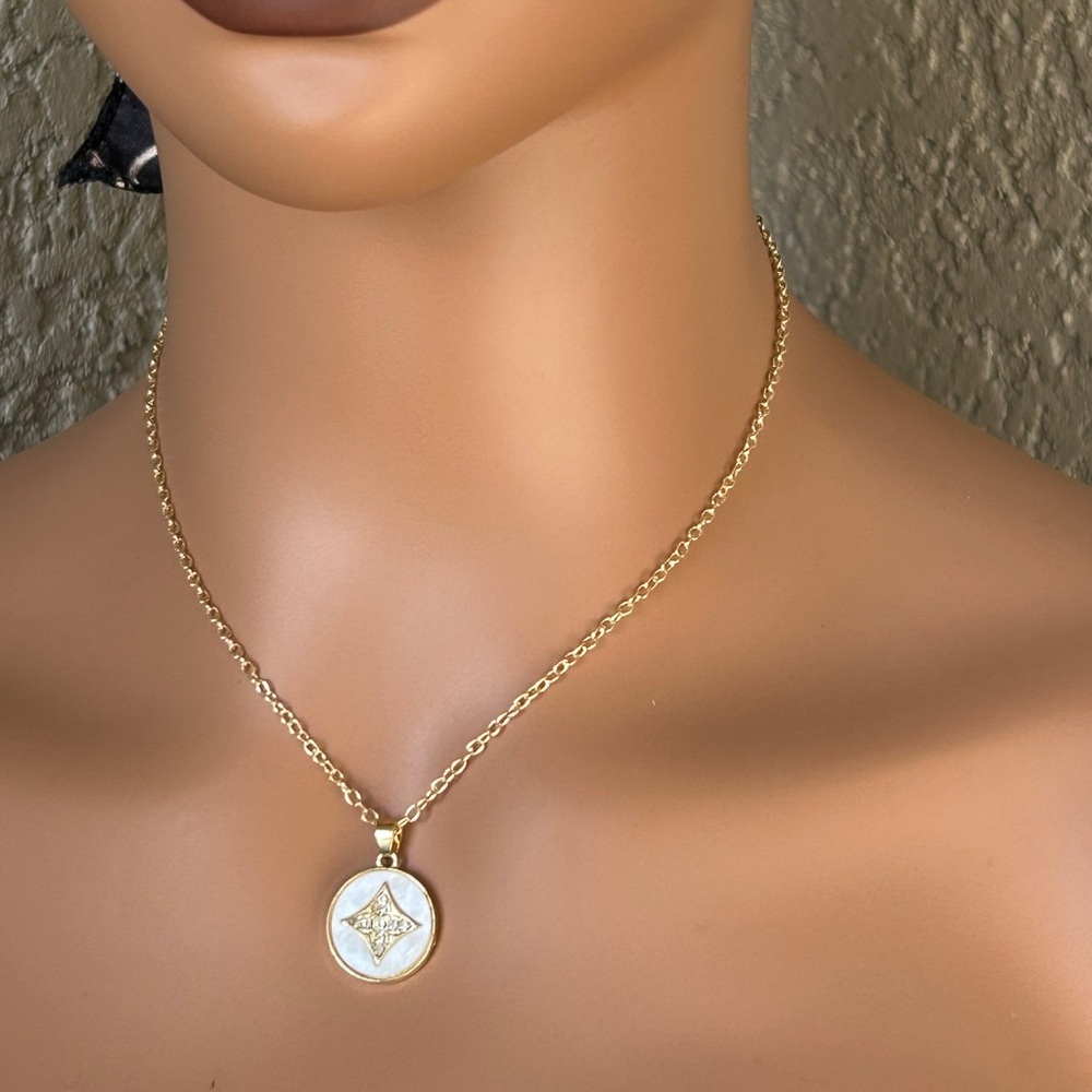 SET Trendy Gold & White Necklace & Earring* - Picture 4 of 7
